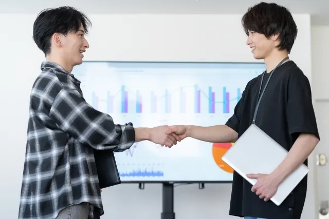 親族以外に株式を渡すなら何％までが安全か？